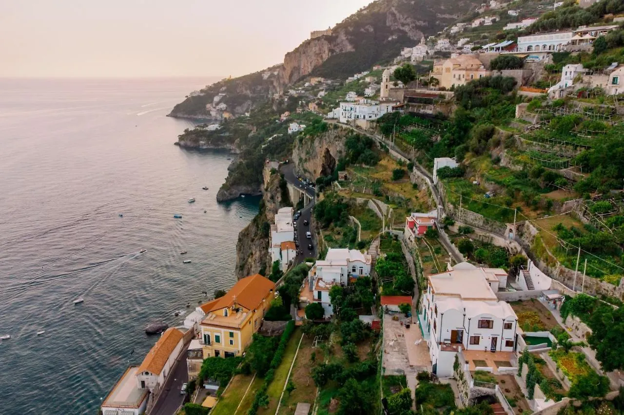 Alone Amalfi Villa